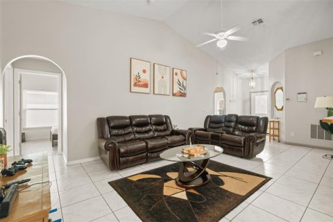 Villa ou maison à louer à Kissimmee, Floride: 4 chambres, 143.63 m2 № 2424192 - photo 5