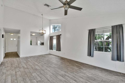 Townhouse in Wellington, Florida 3 bedrooms, 147.25 sq.m. № 2086704 - photo 10