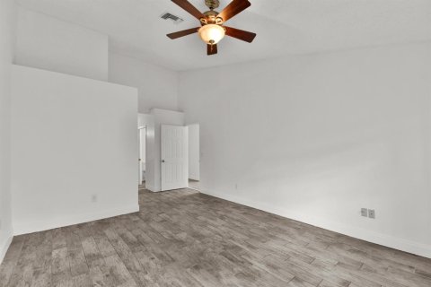 Townhouse in Wellington, Florida 3 bedrooms, 147.25 sq.m. № 2086704 - photo 12