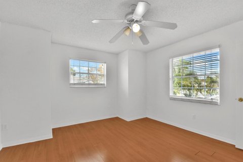 Townhouse in Wellington, Florida 3 bedrooms, 147.25 sq.m. № 2086704 - photo 30