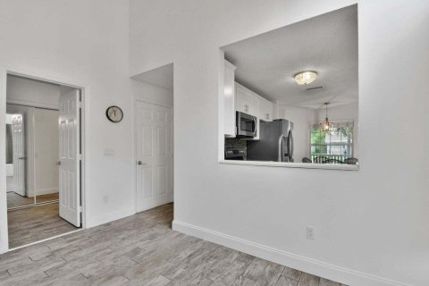 Townhouse in Wellington, Florida 3 bedrooms, 147.25 sq.m. № 2086704 - photo 18