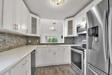 Townhouse in Wellington, Florida 3 bedrooms, 147.25 sq.m. № 2086704 - photo 22