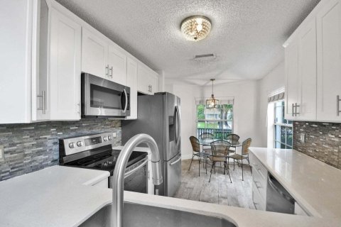 Townhouse in Wellington, Florida 3 bedrooms, 147.25 sq.m. № 2086704 - photo 19