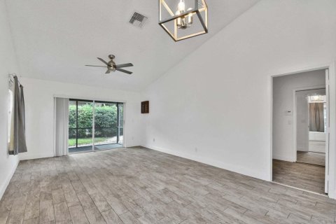 Townhouse in Wellington, Florida 3 bedrooms, 147.25 sq.m. № 2086704 - photo 7