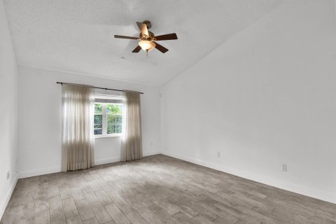 Townhouse in Wellington, Florida 3 bedrooms, 147.25 sq.m. № 2086704 - photo 14