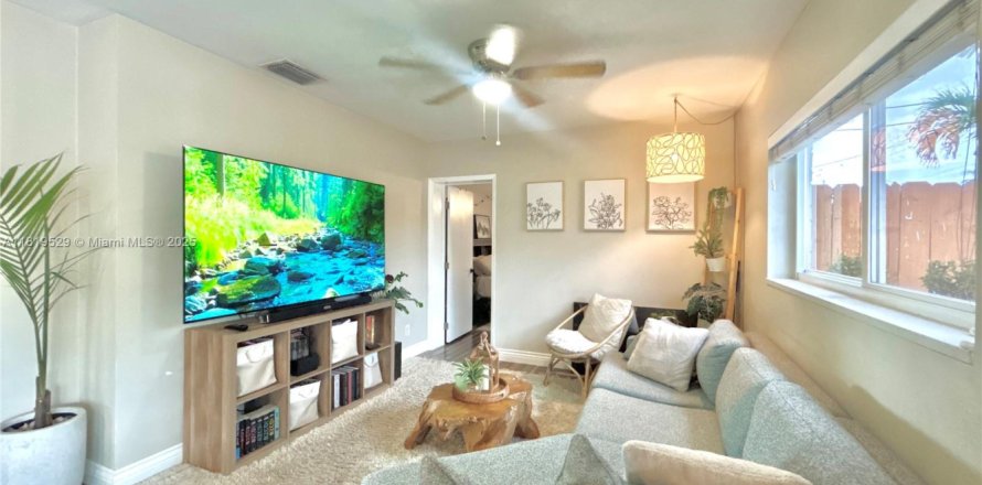 House in Oakland Park, Florida 3 bedrooms № 1779953