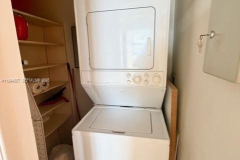 Condominio en alquiler en Miami, Florida, 1 dormitorio, 93 m2 № 2241651 - foto 17