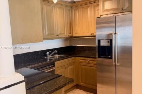 Condominio en alquiler en Miami, Florida, 1 dormitorio, 93 m2 № 2241651 - foto 9