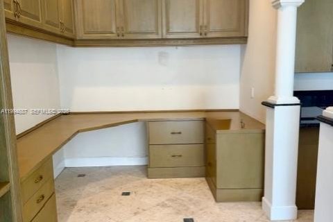 Condominio en alquiler en Miami, Florida, 1 dormitorio, 93 m2 № 2241651 - foto 8