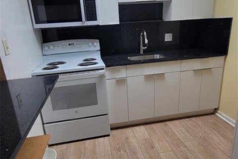 Condominio en venta en Pembroke Pines, Florida, 2 dormitorios, 88.63 m2 № 2172735 - foto 2