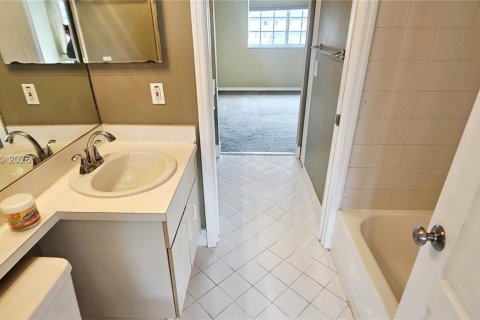 Touwnhouse à louer à Miami, Floride: 2 chambres, 88.26 m2 № 1997888 - photo 20