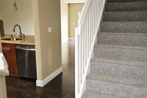 Touwnhouse à louer à Miami, Floride: 2 chambres, 88.26 m2 № 1997888 - photo 16