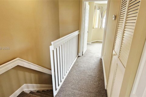 Touwnhouse à louer à Miami, Floride: 2 chambres, 88.26 m2 № 1997888 - photo 23