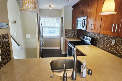 Touwnhouse à louer à Miami, Floride: 2 chambres, 88.26 m2 № 1997888 - photo 12