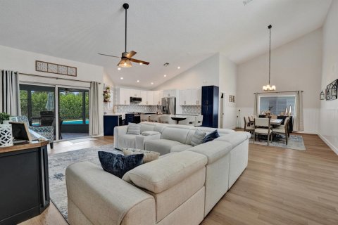 House in Davie, Florida 3 bedrooms, 185.99 sq.m. № 2191991 - photo 6