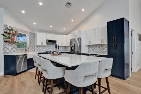 House in Davie, Florida 3 bedrooms, 185.99 sq.m. № 2191991 - photo 7