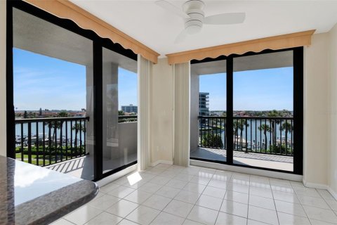 Condo in Clearwater, Florida, 2 bedrooms № 2150234 - photo 13