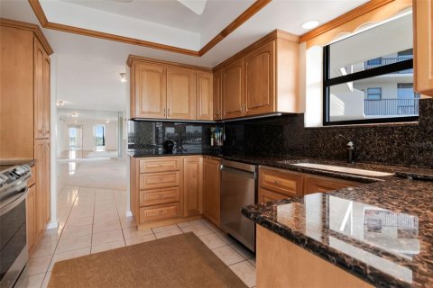 Condo in Clearwater, Florida, 2 bedrooms № 2150234 - photo 12