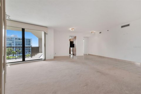 Condo in Clearwater, Florida, 2 bedrooms № 2150234 - photo 9