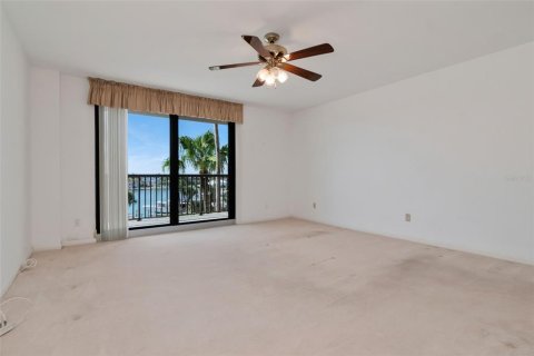 Condo in Clearwater, Florida, 2 bedrooms № 2150234 - photo 17