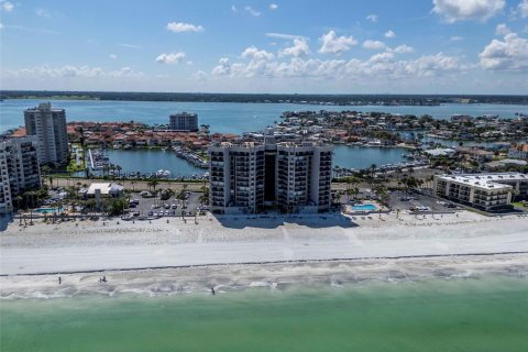 Condo in Clearwater, Florida, 2 bedrooms № 2150234 - photo 2