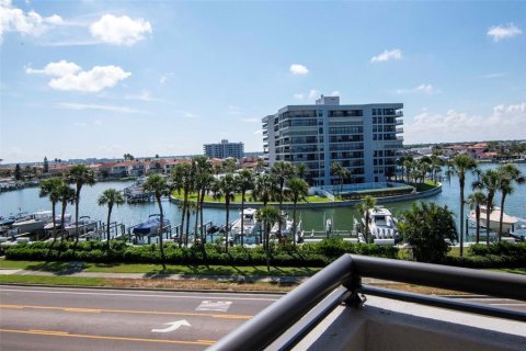 Condo in Clearwater, Florida, 2 bedrooms № 2150234 - photo 16