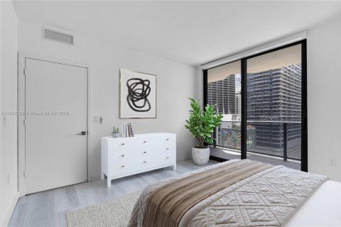 Condo in Miami, Florida, 1 bedroom  № 1980891 - photo 3