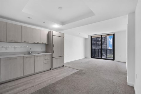 Condo in Miami, Florida, 1 bedroom  № 1980891 - photo 9