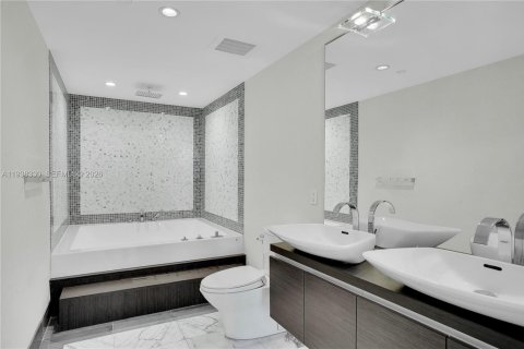 Купить кондоминиум в Майами, Флорида 2 спальни, 132.85м2, № 1998196 - фото 14