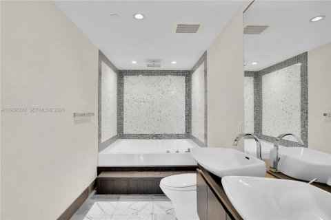 Купить кондоминиум в Майами, Флорида 2 спальни, 132.85м2, № 1998196 - фото 25