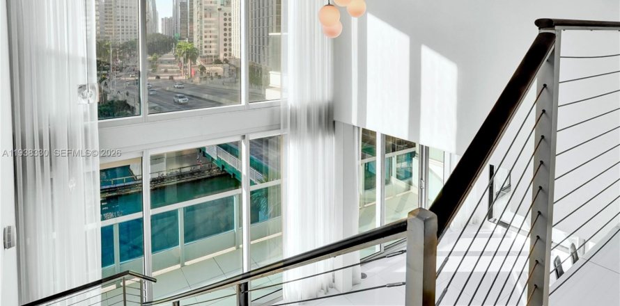 Кондоминиум с 2 спальнями в Майами, Флорида № 1998196