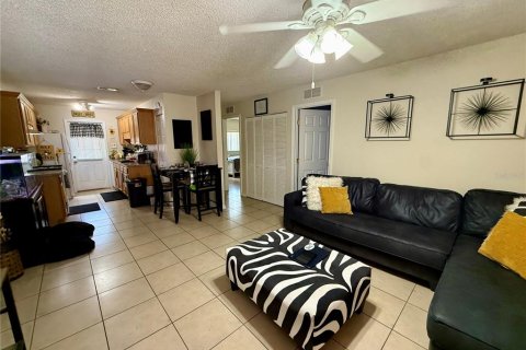 Immobilier commercial à vendre à DeLand, Floride: 6 chambres, 219.25 m2 № 1857919 - photo 2
