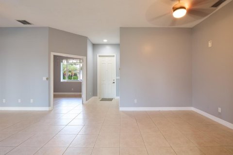Casa en venta en Port St. Lucie, Florida, 3 dormitorios, 139.26 m2 № 2417191 - foto 6
