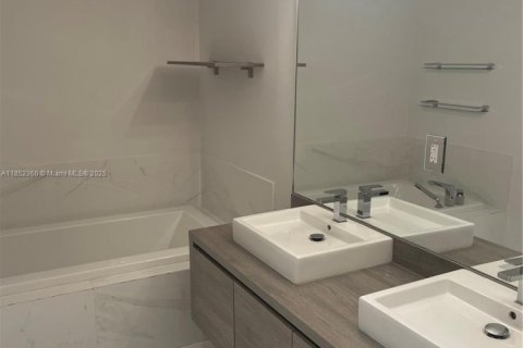 Condo in Sunny Isles Beach, Florida, 4 bedrooms  № 1872270 - photo 26