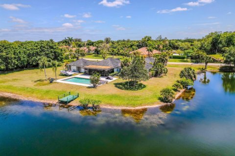 Casa en alquiler en Lake Worth, Florida, 4 dormitorios, 272.2 m2 № 1208032 - foto 1