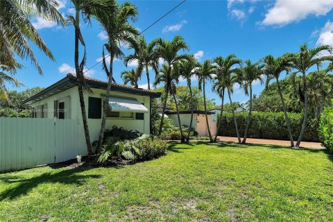 Снять в аренду виллу или дом в Бискейн-Парк, Флорида 3 спальни, 175.31м2, № 2035023 - фото 13