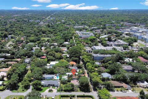 Снять в аренду виллу или дом в Бискейн-Парк, Флорида 3 спальни, 175.31м2, № 2035023 - фото 4