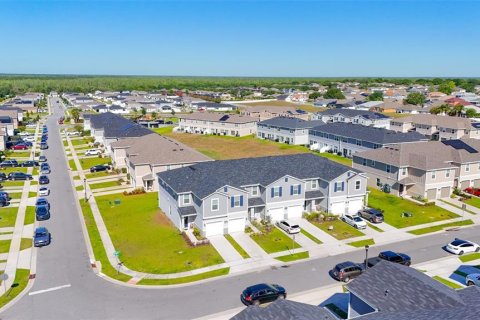 Townhouse in Davenport, Florida 3 bedrooms, 145.58 sq.m. № 1777444 - photo 8