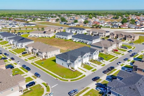Townhouse in Davenport, Florida 3 bedrooms, 145.58 sq.m. № 1777444 - photo 9