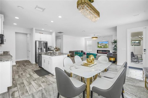 Casa en venta en Saint Petersburg, Florida, 4 dormitorios, 275.27 m2 № 1900834 - foto 11