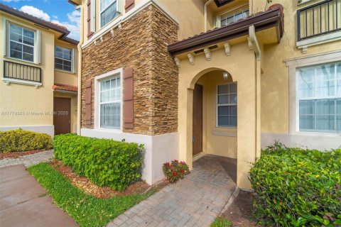 Townhouse in Homestead, Florida 3 bedrooms, 108.6 sq.m. № 1728623 - photo 1