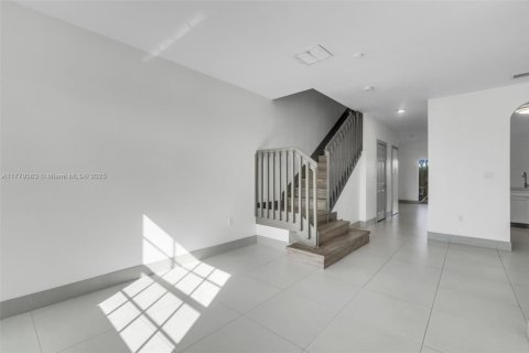 Townhouse in Homestead, Florida 3 bedrooms, 108.6 sq.m. № 1728623 - photo 5