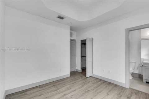 Townhouse in Homestead, Florida 3 bedrooms, 108.6 sq.m. № 1728623 - photo 17