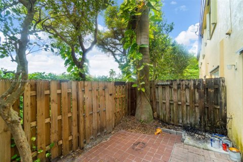Townhouse in Homestead, Florida 3 bedrooms, 108.6 sq.m. № 1728623 - photo 28