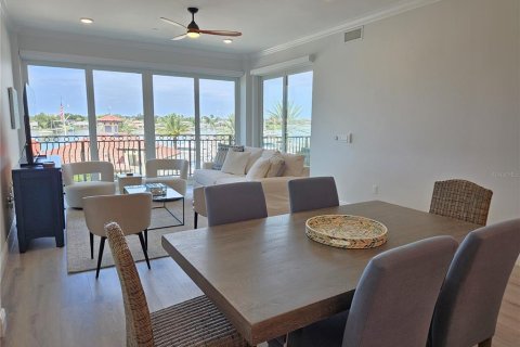 Condo in Venice, Florida, 3 bedrooms  № 2218746 - photo 8