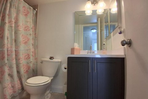 Copropriété à vendre à Sunrise, Floride: 2 chambres, 79.9 m2 № 1945808 - photo 16