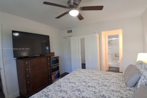 Copropriété à vendre à Sunrise, Floride: 2 chambres, 79.9 m2 № 1945808 - photo 25