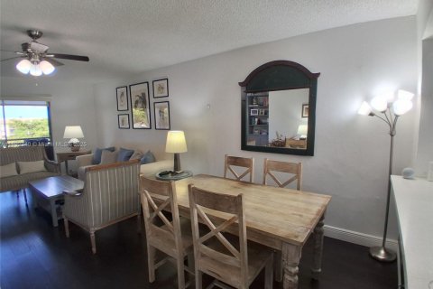 Copropriété à vendre à Sunrise, Floride: 2 chambres, 79.9 m2 № 1945808 - photo 7