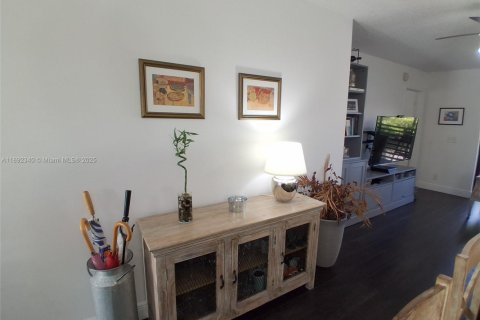 Copropriété à vendre à Sunrise, Floride: 2 chambres, 79.9 m2 № 1945808 - photo 14
