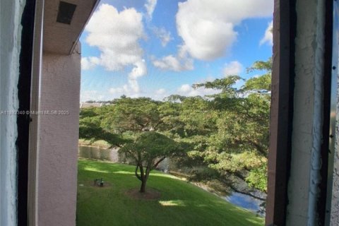 Copropriété à vendre à Sunrise, Floride: 2 chambres, 79.9 m2 № 1945808 - photo 20